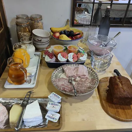 La Maison Au Coin 住宿加早餐酒店 勒维雅昂